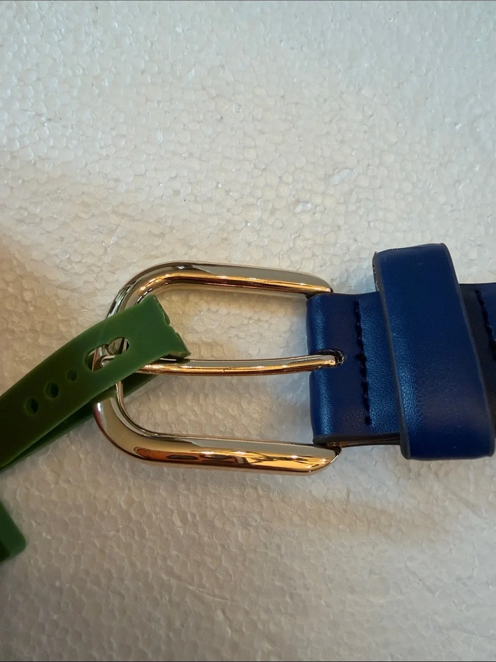 Women’s kate spade navy leather belt with gold buckle M